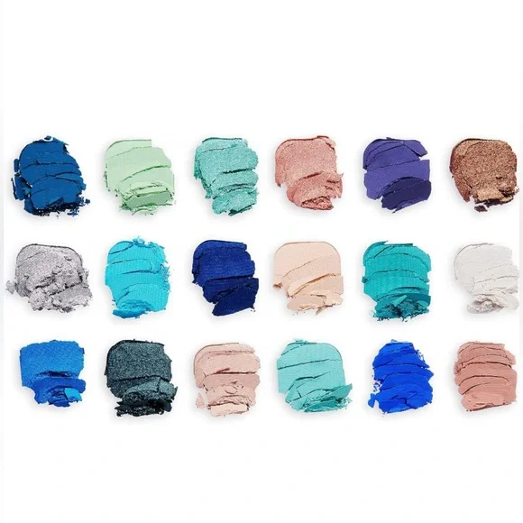 Makeup Revolution Eyeshadow Palette London Forever Flawless Ice, 18 Shades New - Picture 2 of 7